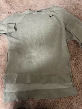 NIKE Light Gray Crewneck